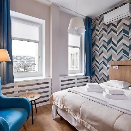 Traffic Stare Hotel 2*