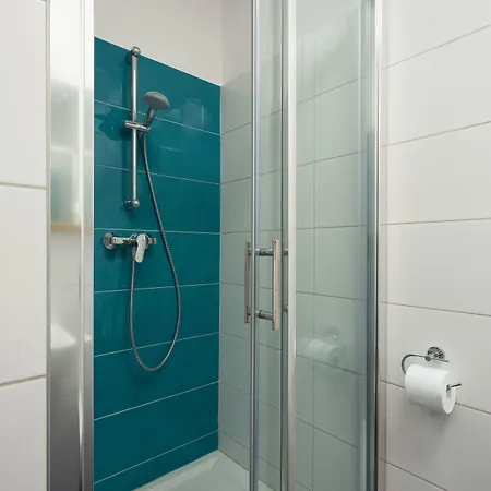 Hotel Traffic Stare 2*