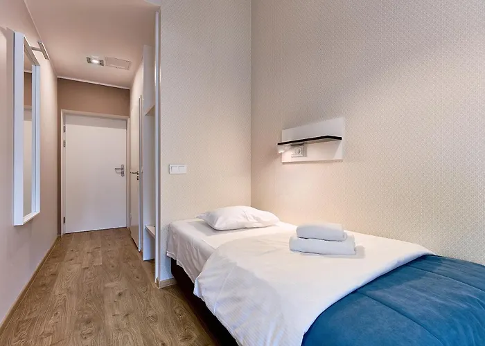 Traffic Stare 2* بوزنان