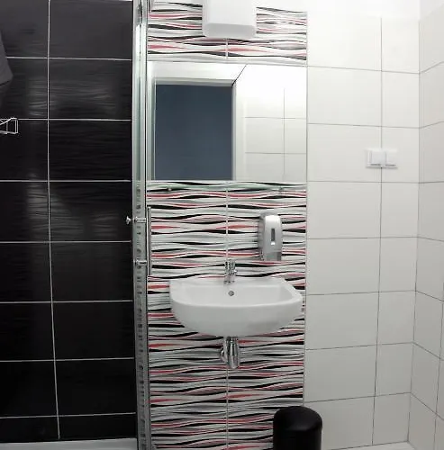 Traffic Stare Szálloda 2*