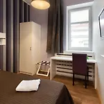 Traffic Stare Hotel 2*