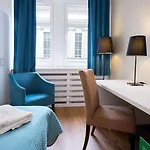 Traffic Stare Hotel 2*