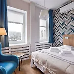 Traffic Stare Hotel 2*