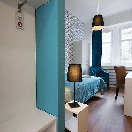 Traffic Stare Hotel 2*