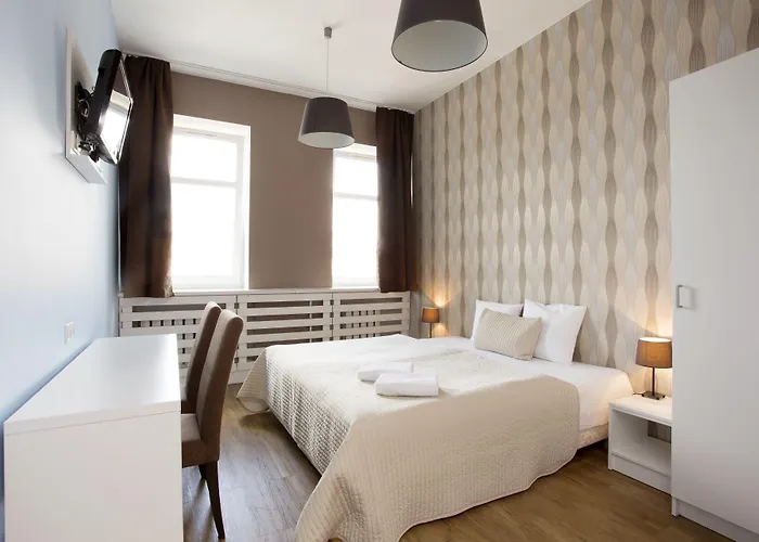 Traffic Stare Hotel 2*